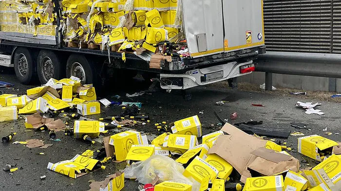 Prosecco landete auf der Autobahn nach Kufstein (Tirol)