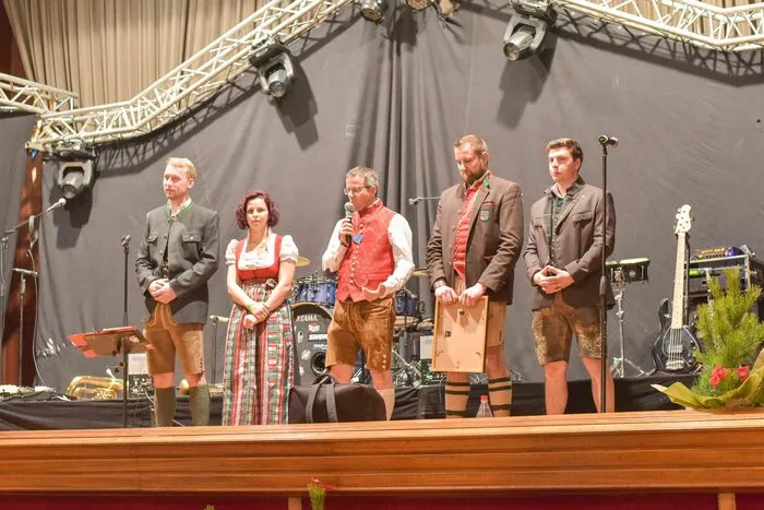 Veranstaltet wurde der Ball von der Landjugend Millstätterberg unter Obmann Peter Glabischnig und Leiterin Maria Burgstaller, welche an diesem Abend mit 600 begeisterten Gästen das 50 Jahre Bestandsjubiläum dieser Kulturveranstaltung in Tracht feierten.