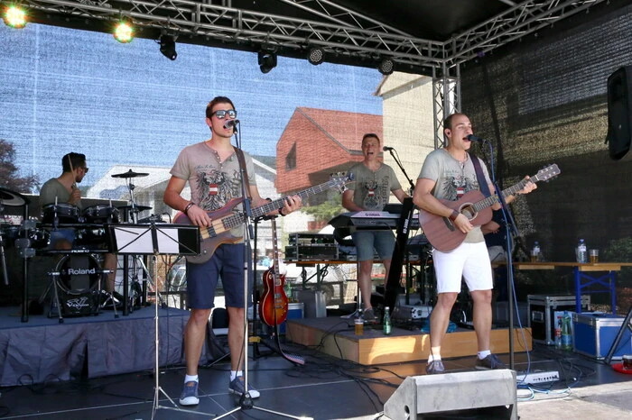  ... sowie der Auftritt der „Silberbacher“ (Foto). 