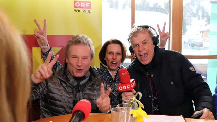 So sehen Sieger aus! Am Foto das Team Kärnten von Links: "Nockis" Sänger Gottfried "Friedl" Würcher, Evangl. Religionslehrerin und  Land- &amp; Forstwirtin Helga Lecher aus Zedlitzdorf und Radio Kärnten Moderator Carl-Hannes Planton.