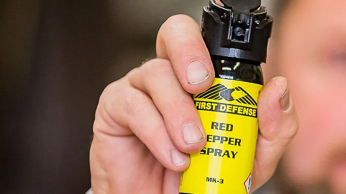 Fahrgäste wurden mit Pfefferspray attackiert