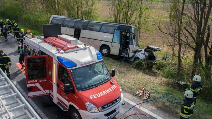 Zu einem schweren Verkehrsunfall kam es Donnerstag (16.4.) am frühen Nachmittag am Autobahnzubringer Mooskirchen.