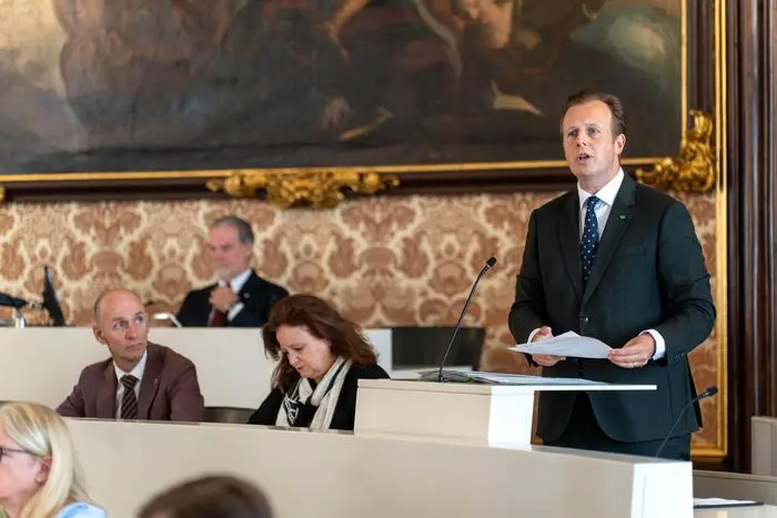 Landesrat Karlheinz Kornhäusl (ÖVP) wird von der SPÖ im Landtag mit einer parlamentarischen Anfrage konfrontiert