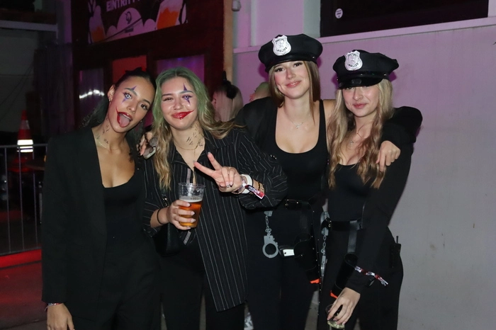 Klicken Sie sich durch die Bilder der Halloween Warm Up Party der FF Eberndorf.