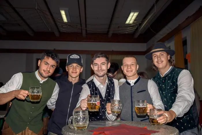 Klicken Sie sich durch wie weiteren Bilder