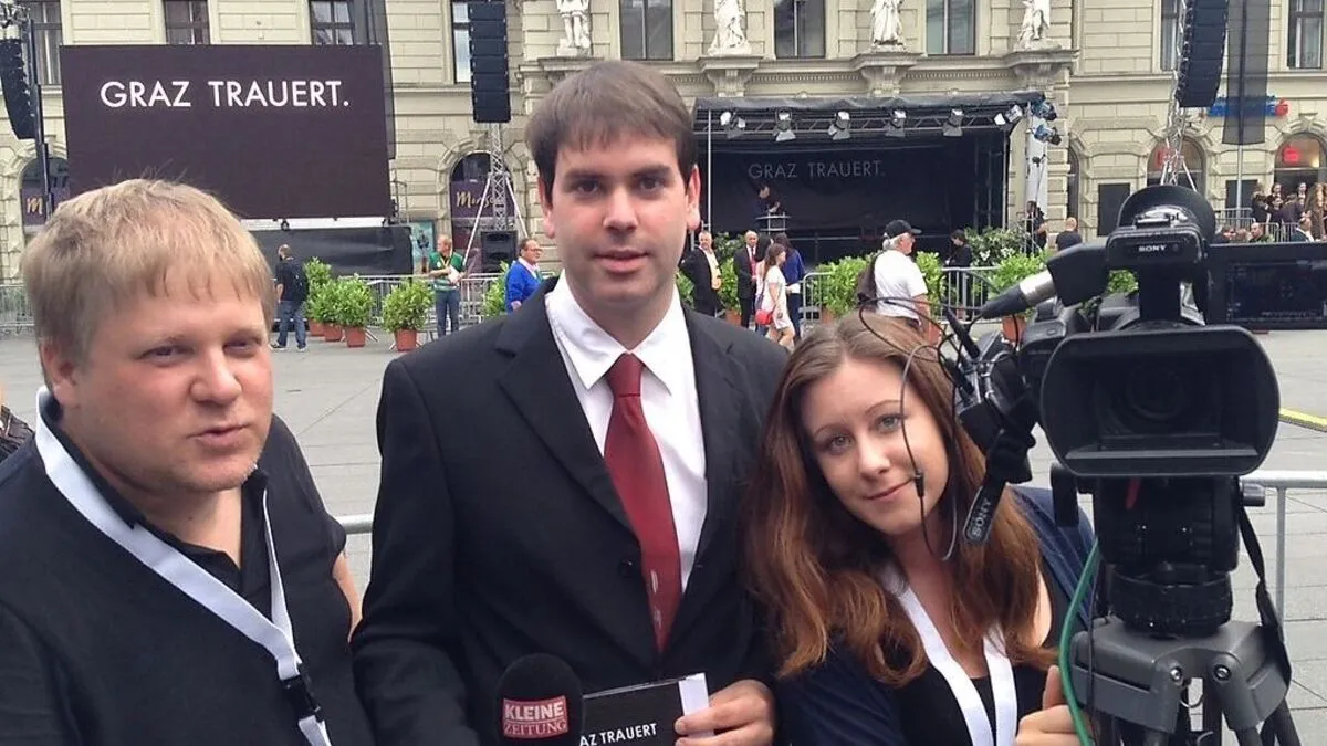 Markus Leodolter und Kathi Almer (Kleine.TV) mit Moderator Stefan Haring (RCA)
