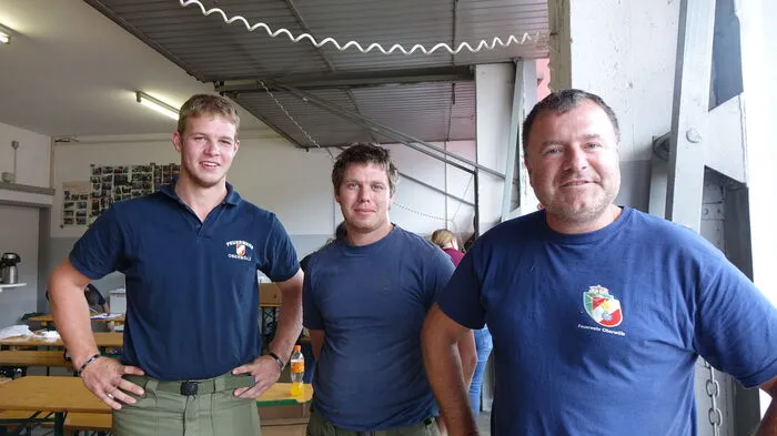 Im Dauereinsatz: Stefan Pletz, Patrick Hlebaina und Günter Mauschnigg von der Feuerwehr Oberwölz.