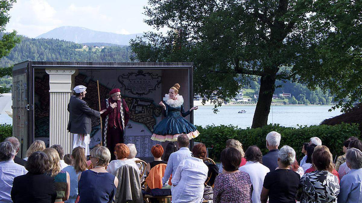 &quot;Der Zerrissene&quot; als Triumphzug des Porcia-Theaterwagens: 52 Vorstellungen des Projekts &quot;Kärntner Straßentheater&quot; mit  7845 Besuchern  