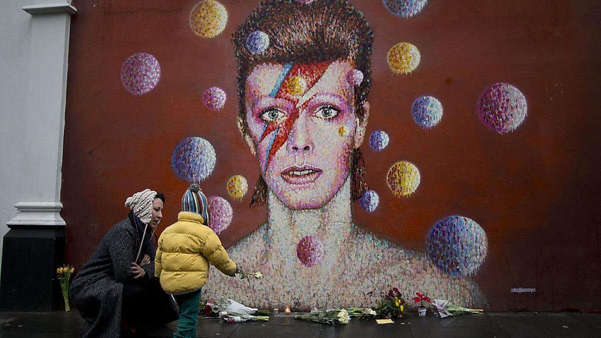 Besang David Bowie seinen Tod?