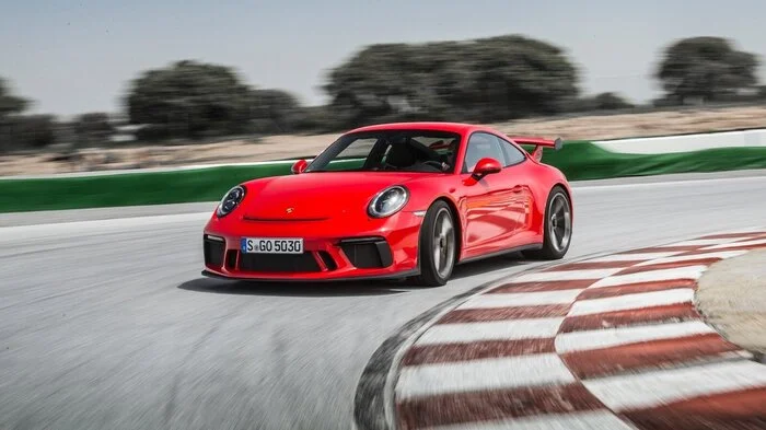 Den Reigen eröffnet mit einer Rundenzeit von 7.12,7 Minuten der Porsche GT3.
