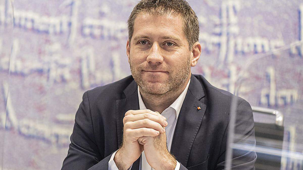 Vizebürgermeister Philipp Liesnig geht am Flughafen einen sehr eigenen Weg