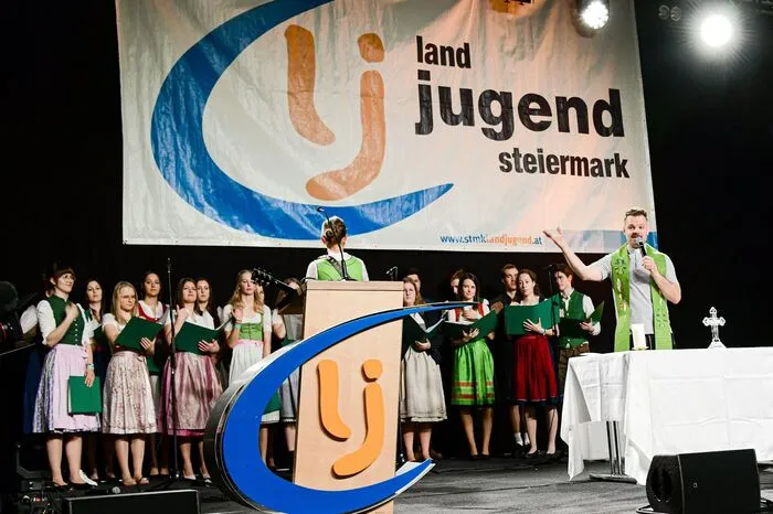 Landesobmann Lukas Kohl und Landesleiterin Angelika Harrer konnten zum Festakt zahlreiche Ehrengäste begrüßen.
