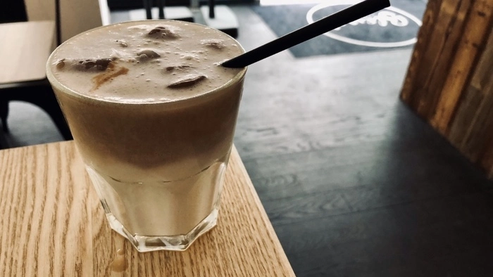 Das Café Blend setzt auf intensiven Kaffeegeschmack: Einen Iced Coffee gibts für 4,40 Euro.