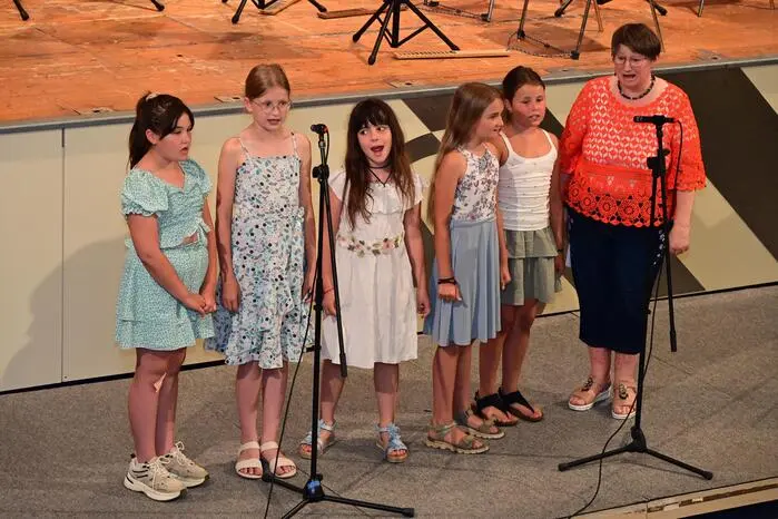 Um den Stand der Ausbildung auch der Öffentlichkeit zu präsentieren, veranstaltet die Musikschule jährlich ein Abschlusskonzert.
