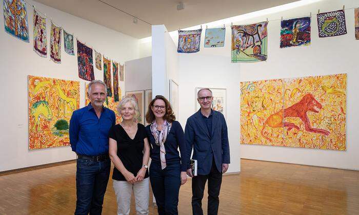 Günther Holler-Schuster (Kurator), Hedwig Klinkan (Witwe des Künstlers), Alexia Getzinger (kaufmännische Direktorin des UMJ) und Peter Peer (Leiter der Neuen Galerie Graz)