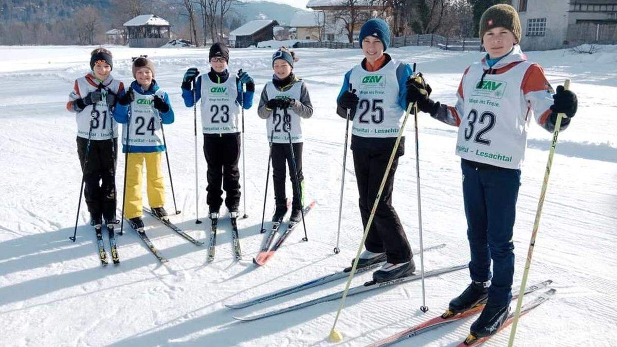 Die Kinder und Jugendlichen vor dem Start der 1. Langlauf Trophy des ÖAV Obergailtal