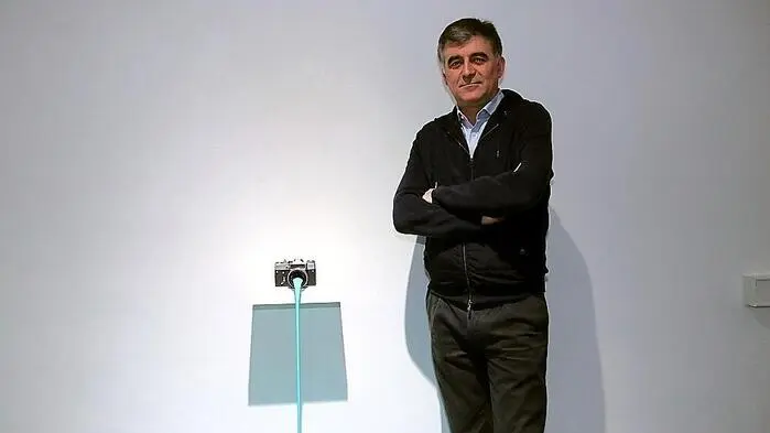Der aus Oberösterreich stammende Künstler Markus Hofer ist derzeit mit einer Auswahl seiner Werke unter dem Titel „Der Winkel des Blicks“ zu Gast im Kunsthaus Köflach.
