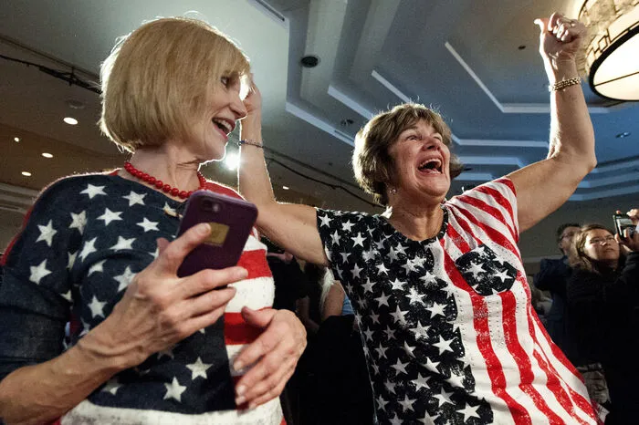Klicken Sie sich durch weitere Bilder von den mit Hochspannung erwarteten Midterm-Elections...