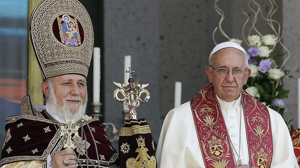 Karekin II mit Papst Franziskus