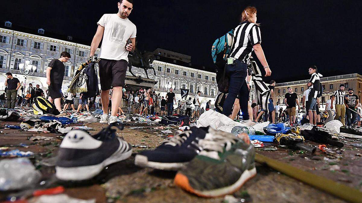 Die Massenpanik brach am San Carlo Platz in Turin aus