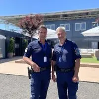 Manfred Kern und Leopold Stubenrauch von der Grenzpolizei des Flughafens Graz