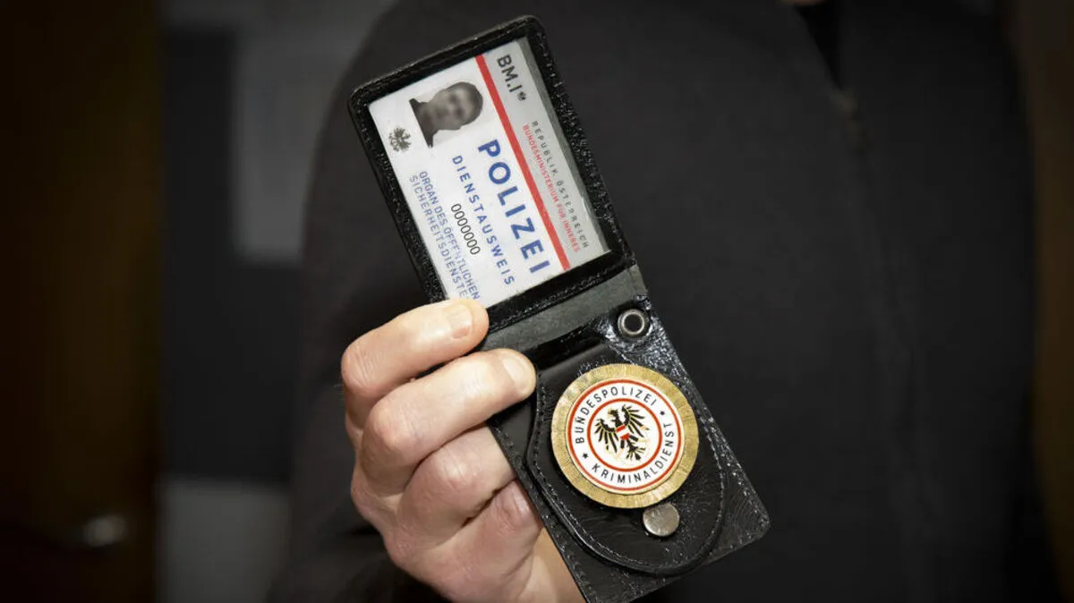 Die Polizei rät, sich immer einen Dienstausweis zeigen zu lassen