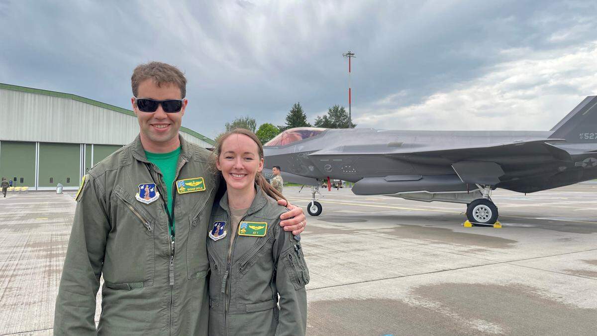 Piloten der Vermont Air National Guard. Rechts: Lt. Kelsey Flannery