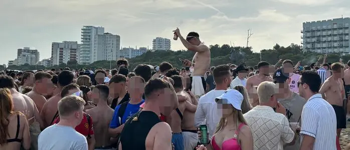 Tausende junge Österreicherinnen und Österreicher pilgern zu Pfingsten nach „Ligi“, um dort Party zu machen