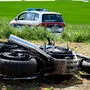 Beim Sturz mit seinem Motorrad zog sich der Polizist schwere Verletzungen zu (Sujetbild)