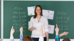 Der Bildungsminister plant eine große Schulreform