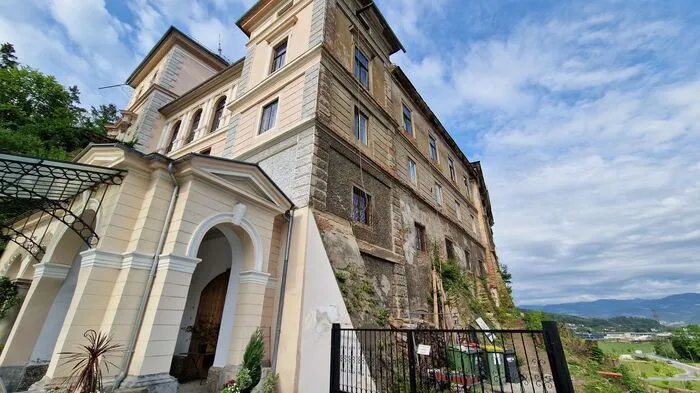 Das Schloss Greißenegg in Voitsberg war einst im Besitz von Andreas Greißenegg (1425-1471). Ihm gehörte auch die Herrschaft Lankowitz.