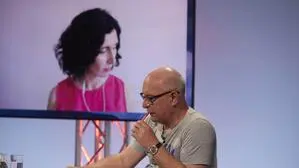 Nava Ebrahimi bei ihrer Lesung im Jahr 2021