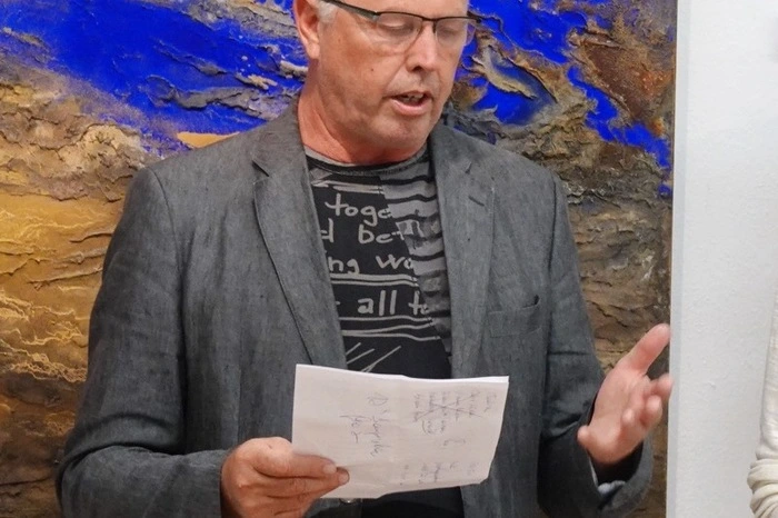 Darüber freute sich auch Georg Köhler, der als Kulturbeauftragter der Stadt Weiz bereits 500 Ausstellungen von regionalen und internationalen Künstlerinnen und Künstlern organisiert hat.