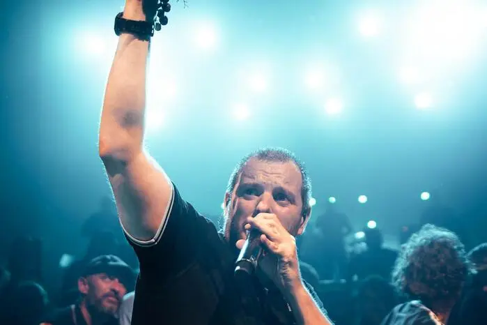 Mike Skinner / The Streets mit Weintrauben im Orpheum Graz