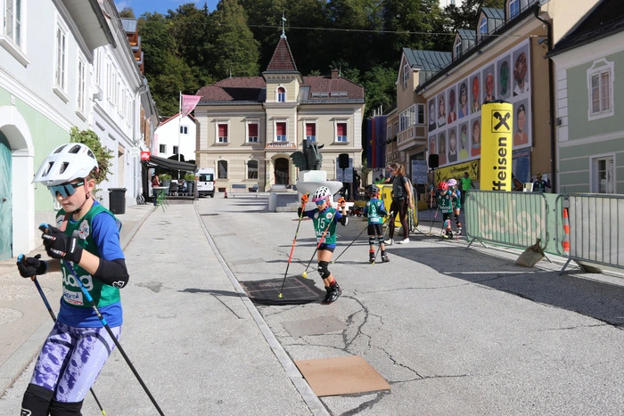Den Ehrenschutz übernahmen neben Landeshauptmann Fellner auch Christoph Schasche, Präsident des ASVÖ Kärnten und Marijan Velik, Präsident der Slovenska športna zveza (slowenischer Sportverband Kärnten) Infos unter: www.langlaufarena-pirkdorf.at