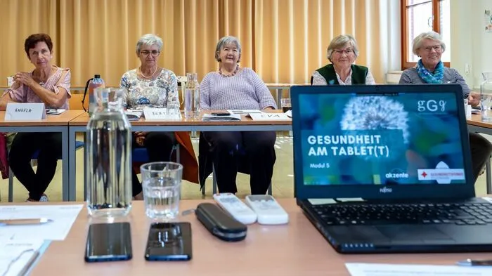 Die Teilnehmerinnen und Teilnehmer lernen, wie sie im Internet nach Gesundheitsinformationen suchen können