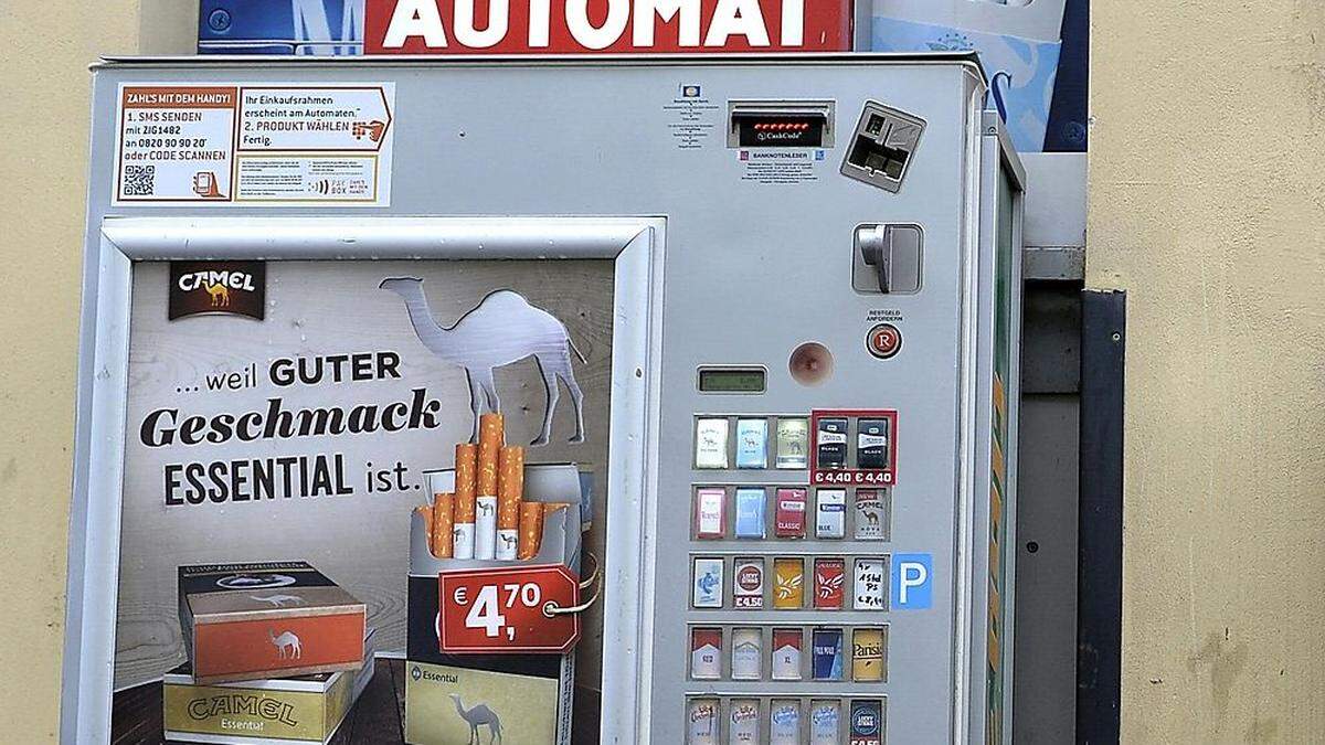 Zigarettenautomat abtransportiert
