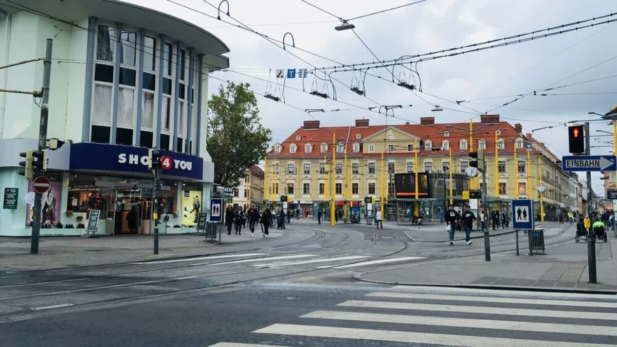 Experten sehen vor allem im Bezirk Jakomini einen Bedarf an Straßenbäumen für Kühlungseffekte. Einige Leser wollen in der Herrengasse Bäume sehen