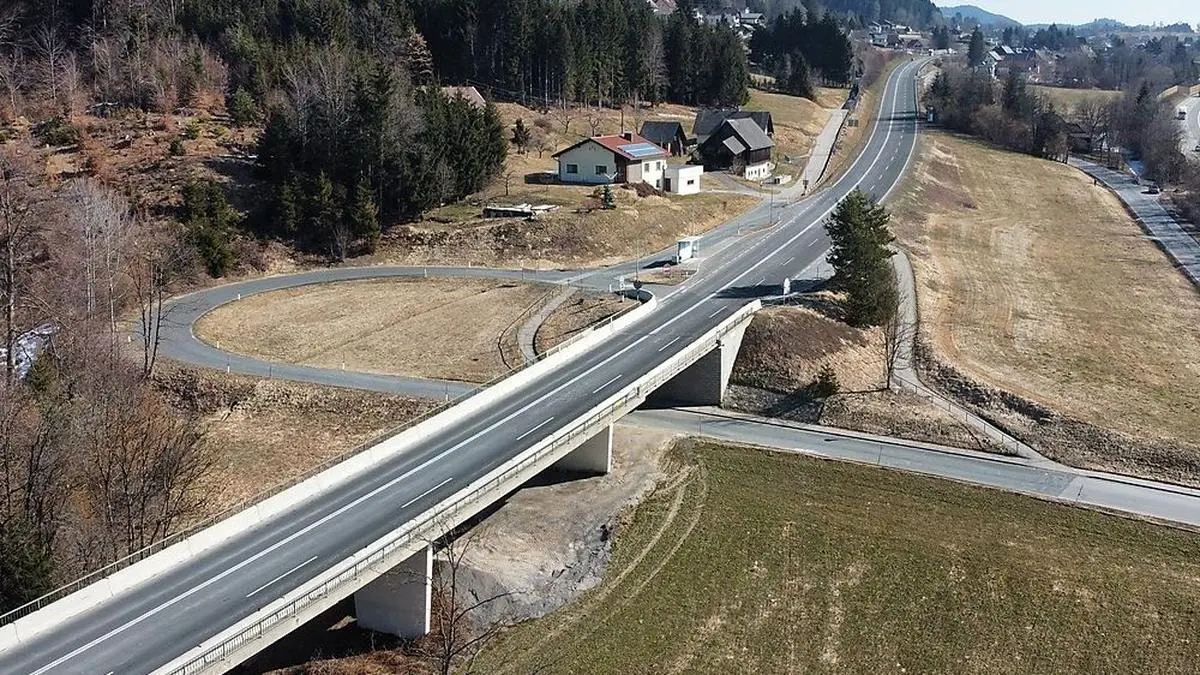 Die Grabenbrücke in Zauchen wird um rund 1,2 Millionen Euro saniert