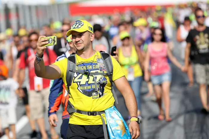 Klicken Sie sich durch die Bilder des Pit Lane Walks!