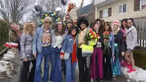 Ausgelassene Stimmung herrschte auf dem Dorfplatz in Baldramsdorf