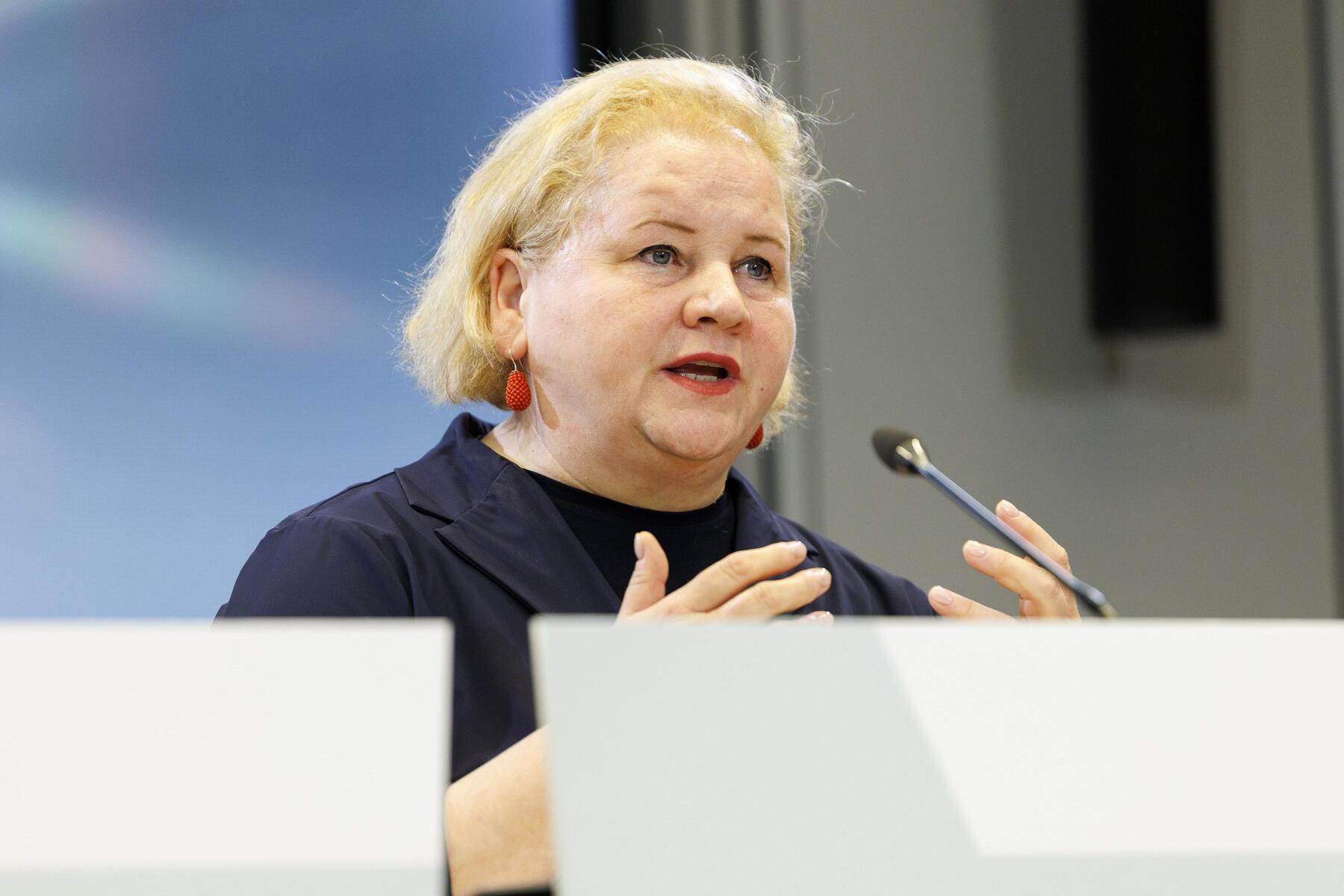 Umsetzung bis 2028 angepeilt: Stundenerhöhung bei Teilzeitarbeit: Ministerin plädiert für Rechtsanspruch