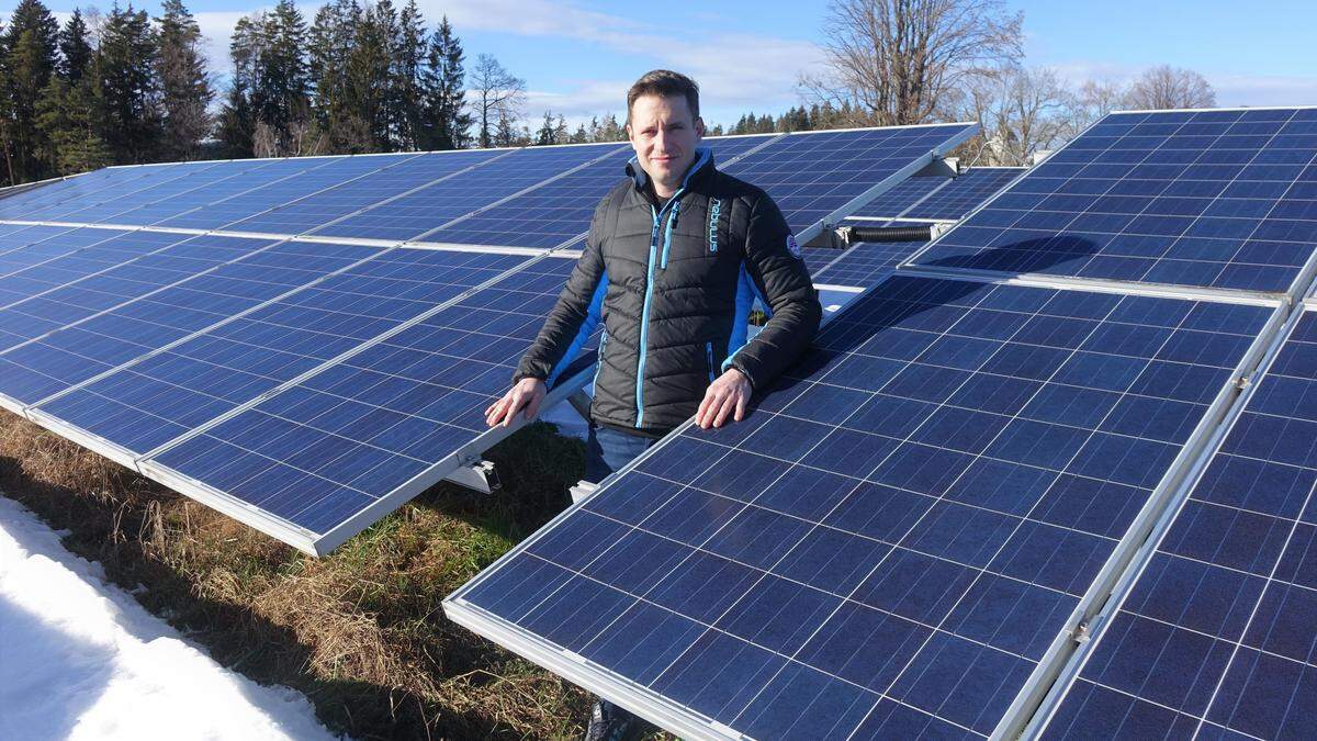 Georg Unterhuber produziert mit seiner Freiflächen-PV-Anlage derzeit Strom für rund 120 Haushalte