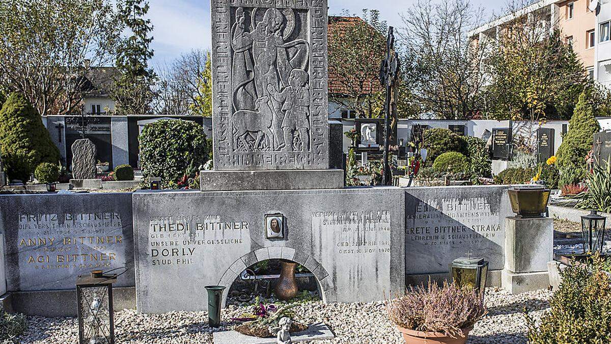 Das Familiengrab Bittner: Auch die Schauspielerin Grete Bittner ist auf dem Friedhof St. Martin begraben