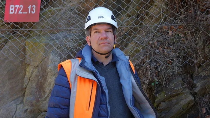 Landesgeologe Marc André Rapp untersuchte den Hang.