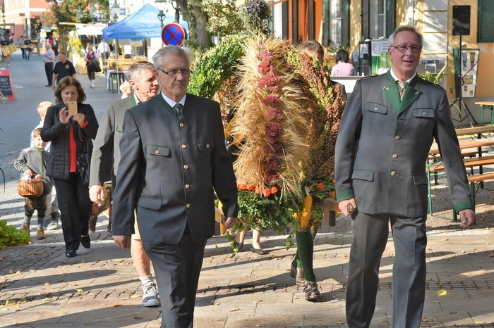 ...den frischen Sturm, die Weine und die kulinarischen Köstlichkeiten der Region zu genießen.