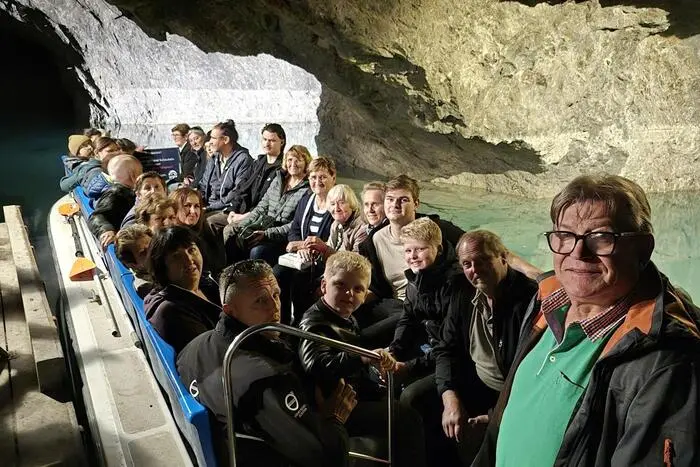 .... bevor es weiter nach Hinterbrühl zur Besichtigung der unterirdischen Seegrotte inklusive Bootsfahrt ging.