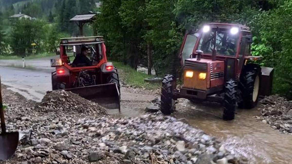 Die Aufräumarbeiten in Krems sind im Gange. Dieses Bild entstand am Mittwoch, gleich nach dem Unwetter