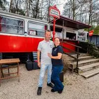 Rene und Sabiene Antonitsch führen die „Tramway“ am Lendkanal in Klagenfurt