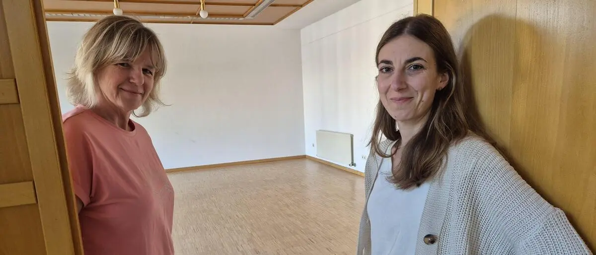 Obfrau Christine Weinmüllner und Kassiererin Sarah Rosenberger vom Verein Ungerdorfer Kulturinitiative fürchten, dass sie ihren Veranstaltungssaal verlieren